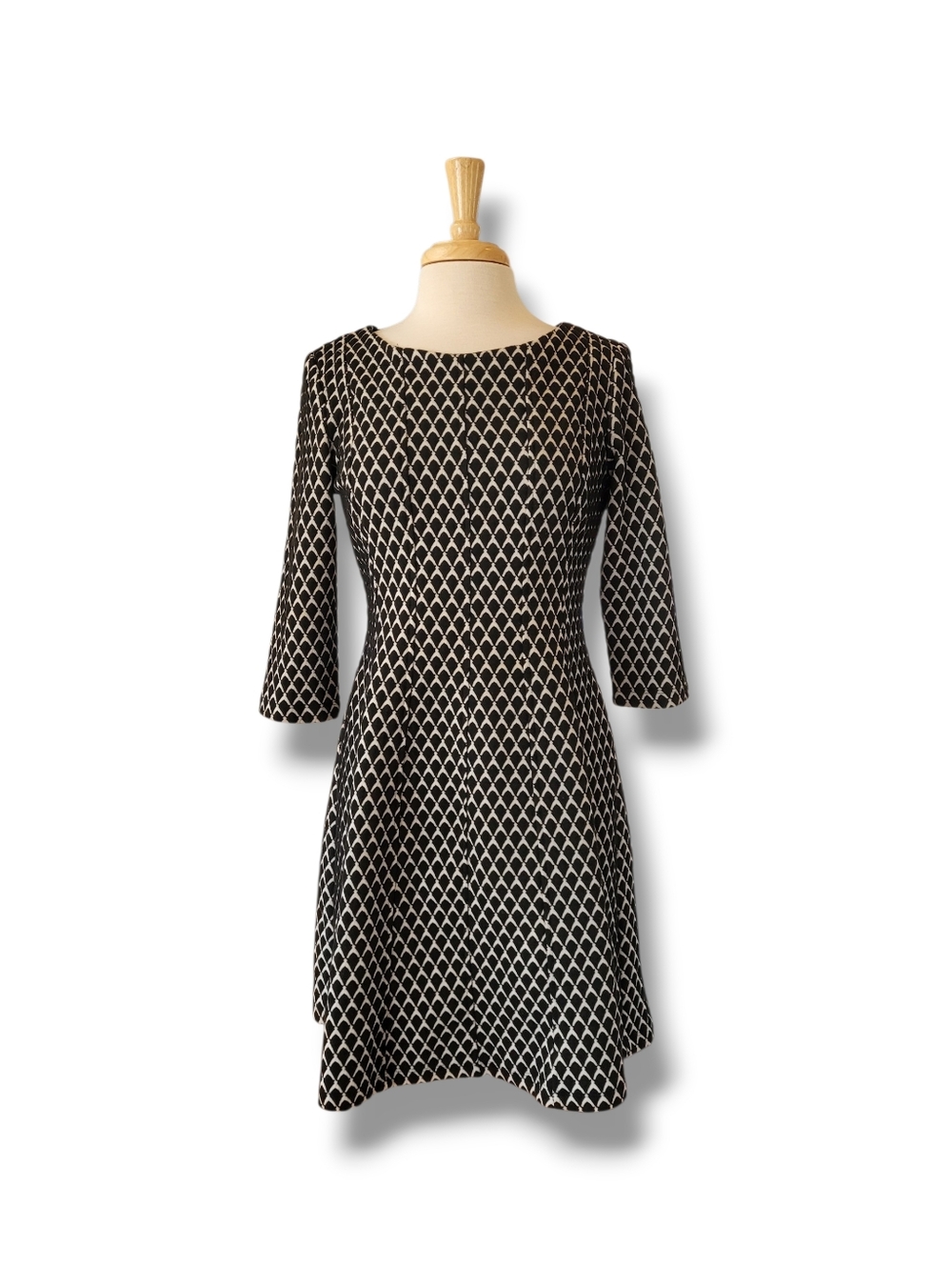 Taylor Round Neck 3/4 Sleeve Full Skirt Midi Dress. Size 10